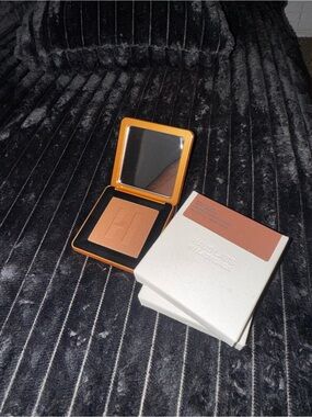 Haus Labs Power Sculpt Velvet Talc-Free Powder Bronzer